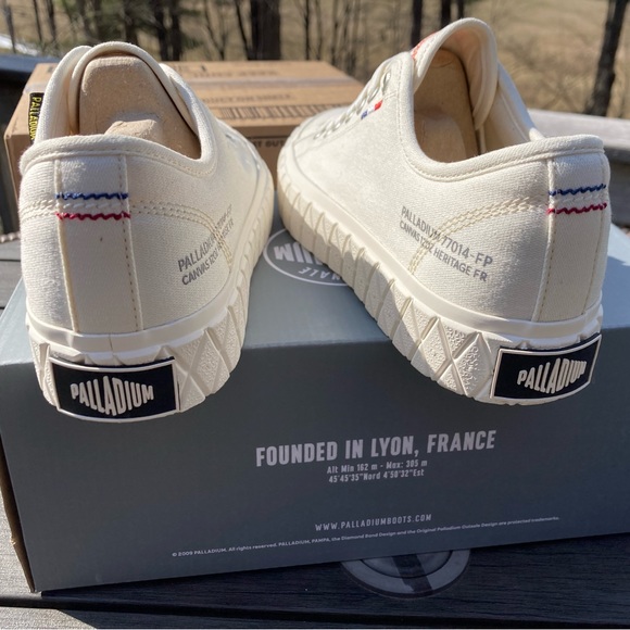 New in box Palladium Canvas Sneakers 👟. Perfect for Summer Wear!! - Picture 5 of 6